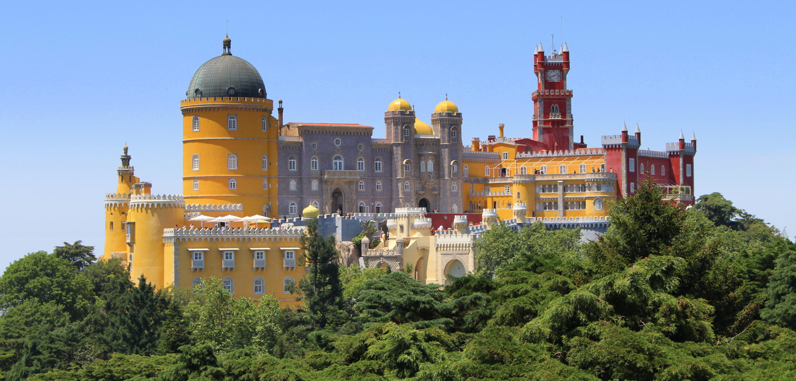 Sintra_-_Palacio_da_Pena_(20332995770)_(cropped2)